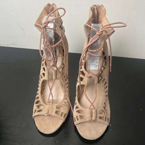 Shoemint Nude Curved Cut Outs Sandals 8 - Picture 4 of 12
